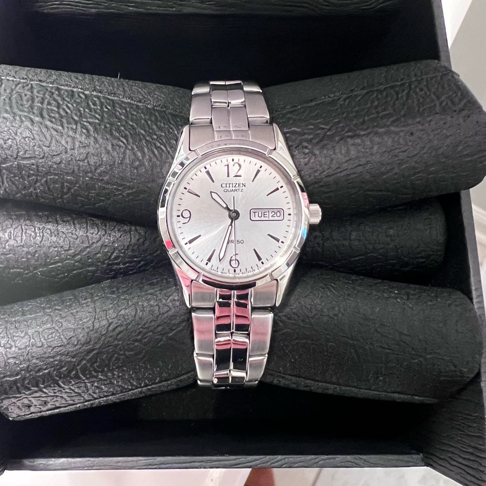 Citizen Watch - Picture 2 of 3